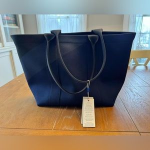 Rothy’s Essential Tote RETIRED NWT * Midnight Navy *